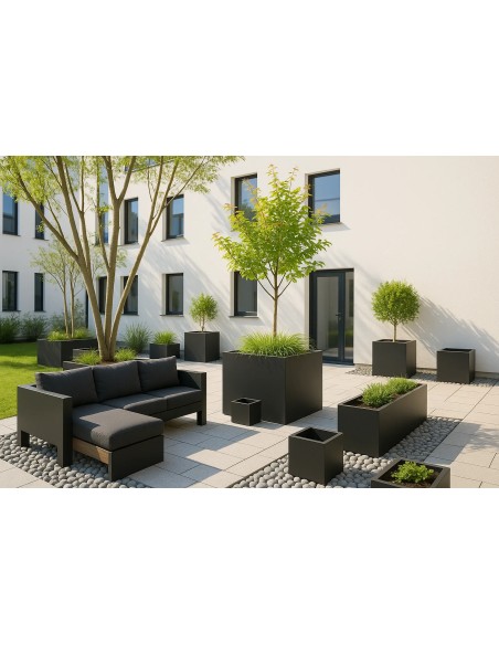 Bac à fleurs noir en aluminium