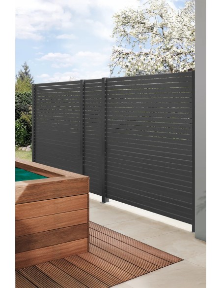 Palissade à lattes obliques en aluminium