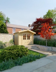 Tuinhuisje met dubbele glazen deur