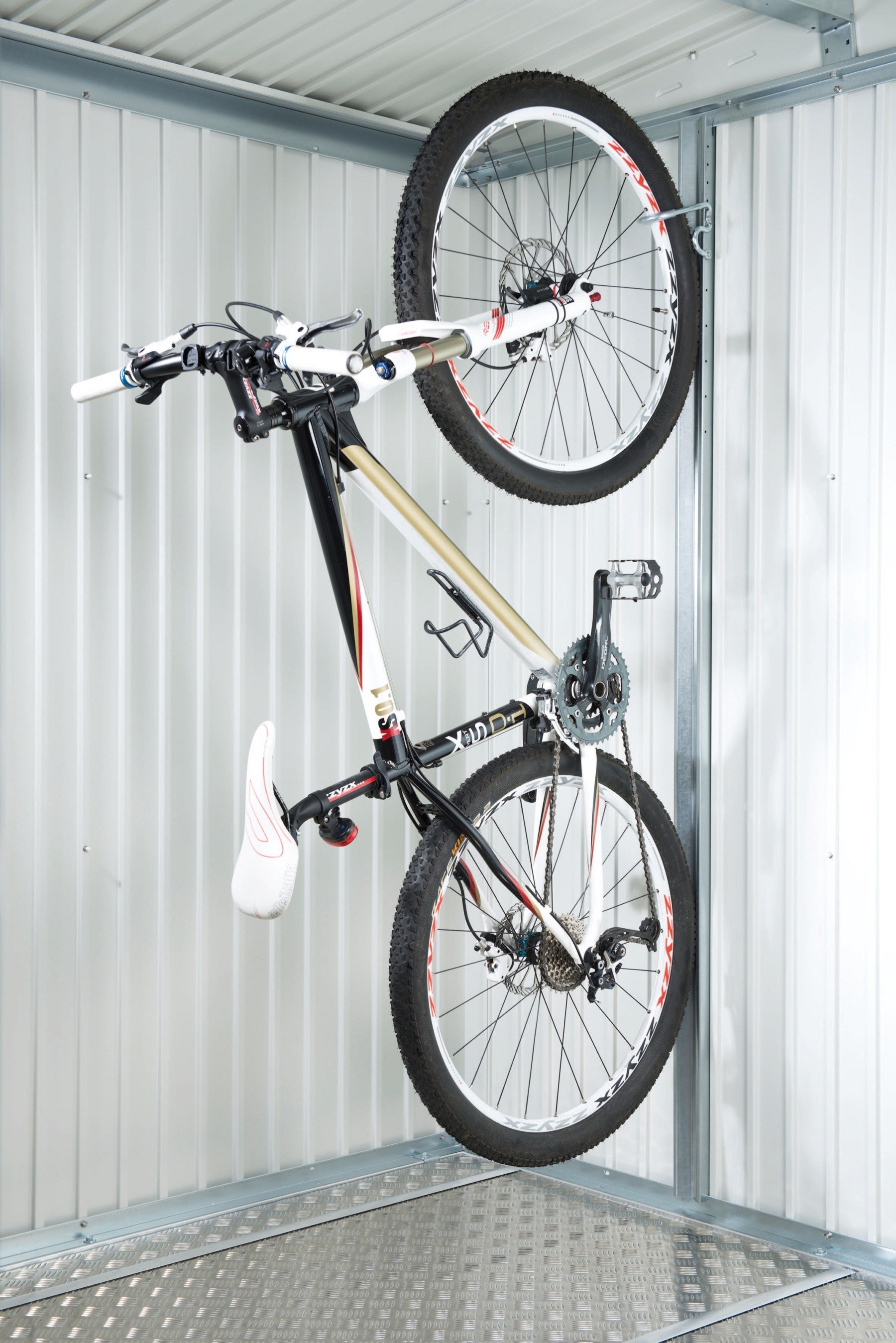Crochets et supports de garage pour outils, vélos et autres