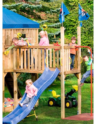 Pont en bois pour relier tour de balançoire