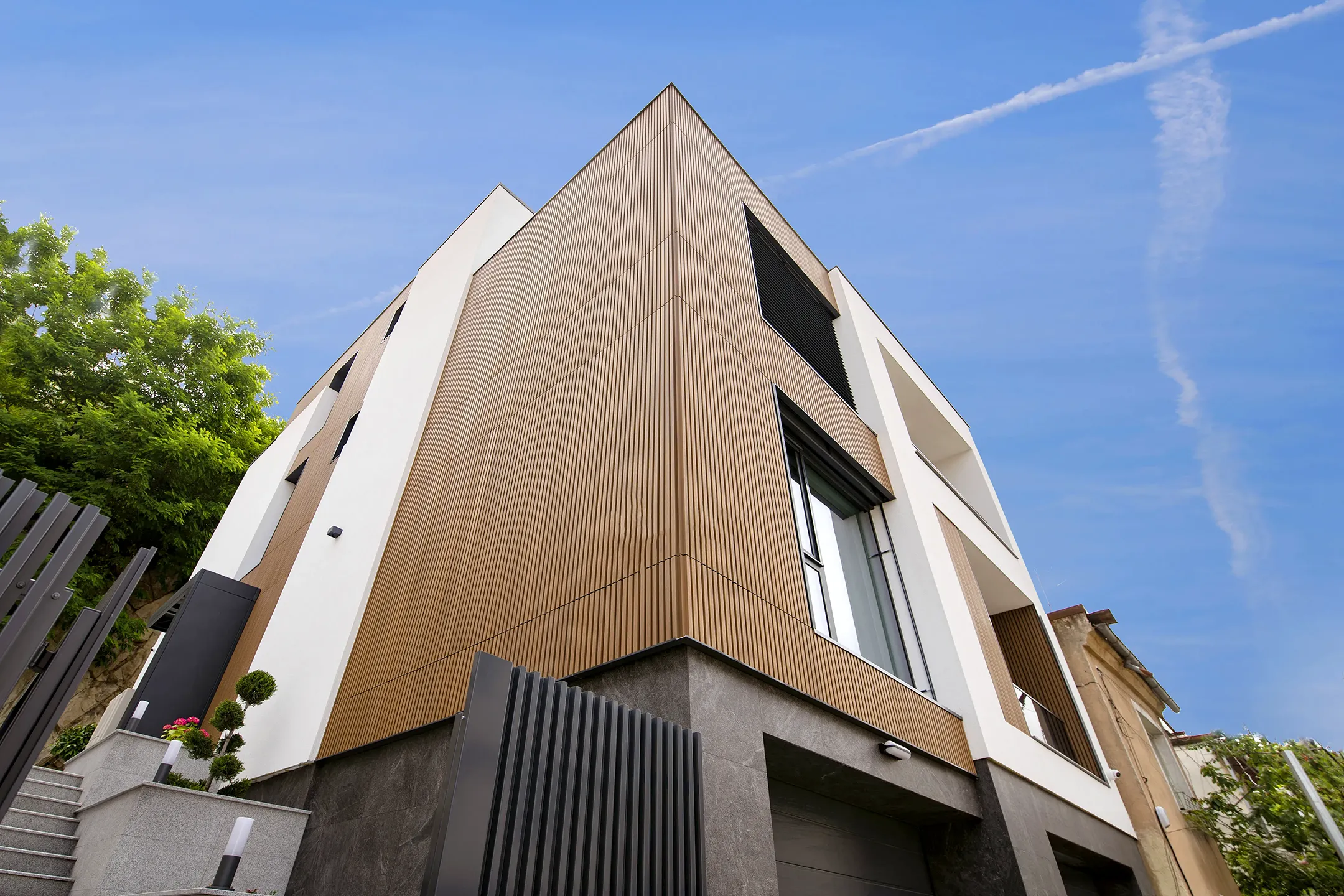 Gevelbekleding in houtcomposiet Weo 35 in de kleur teak