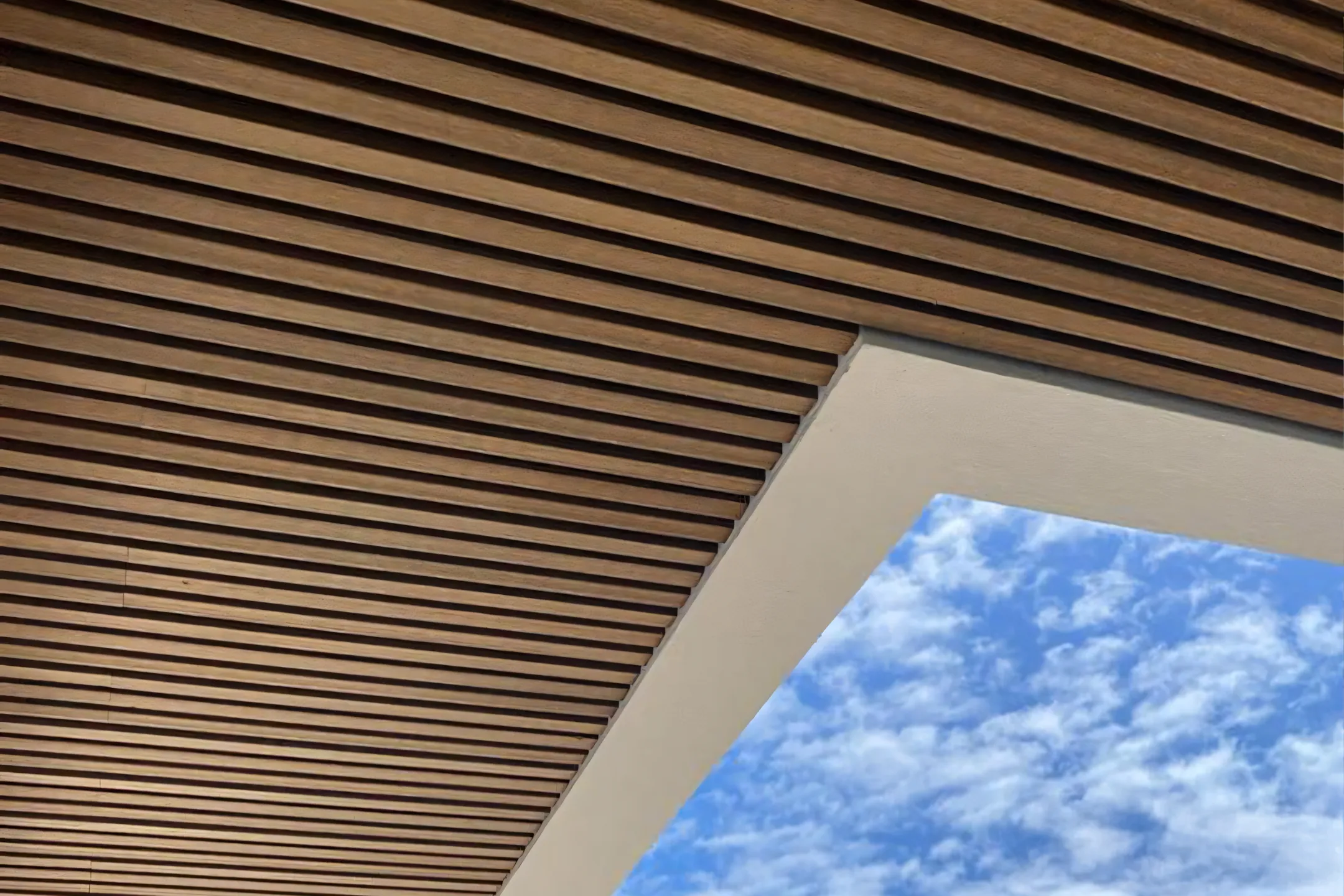 Gevelbekleding in houtcomposiet Weo 35 in de kleur teak