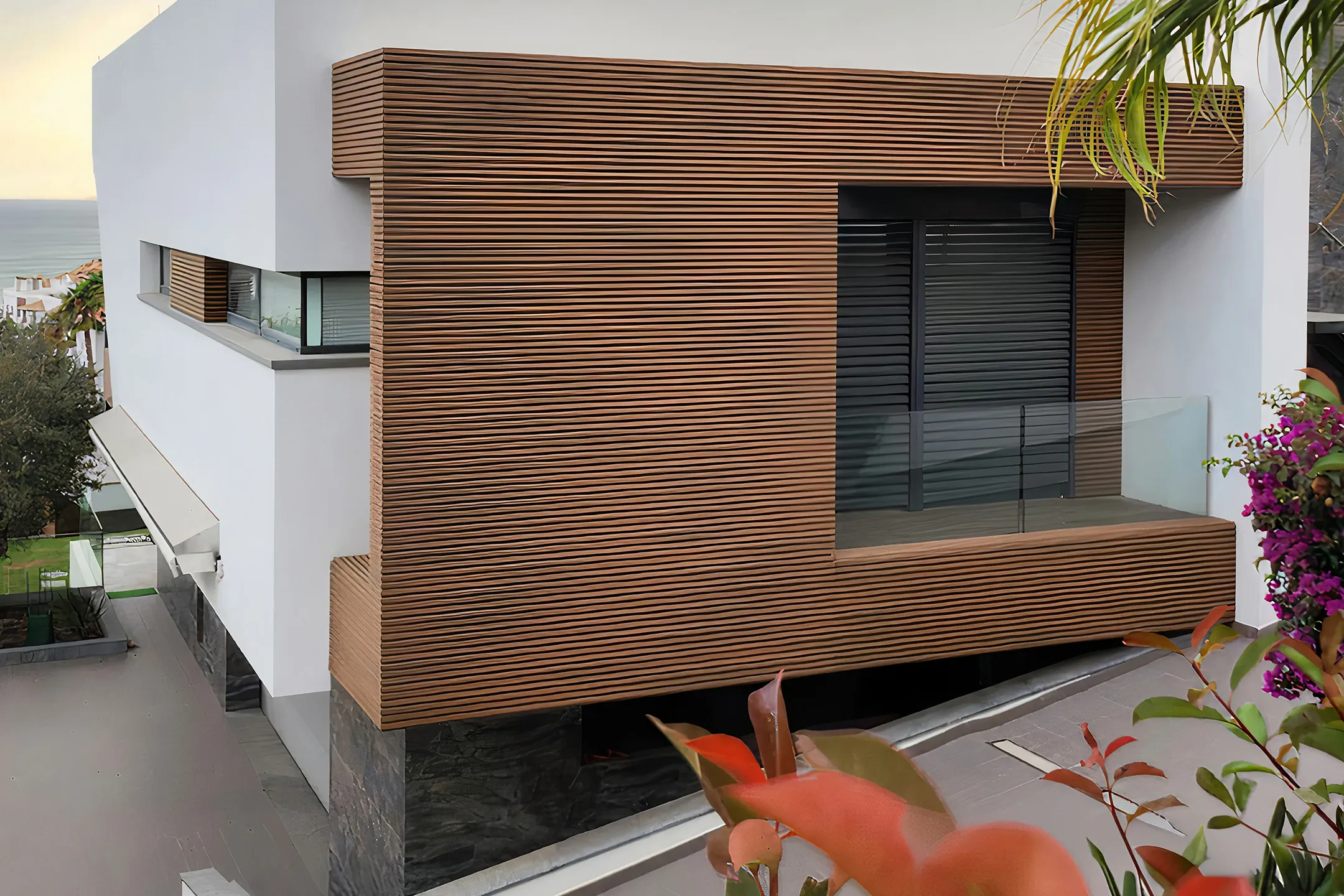 Gevelbekleding in houtcomposiet Weo 35 in de kleur teak