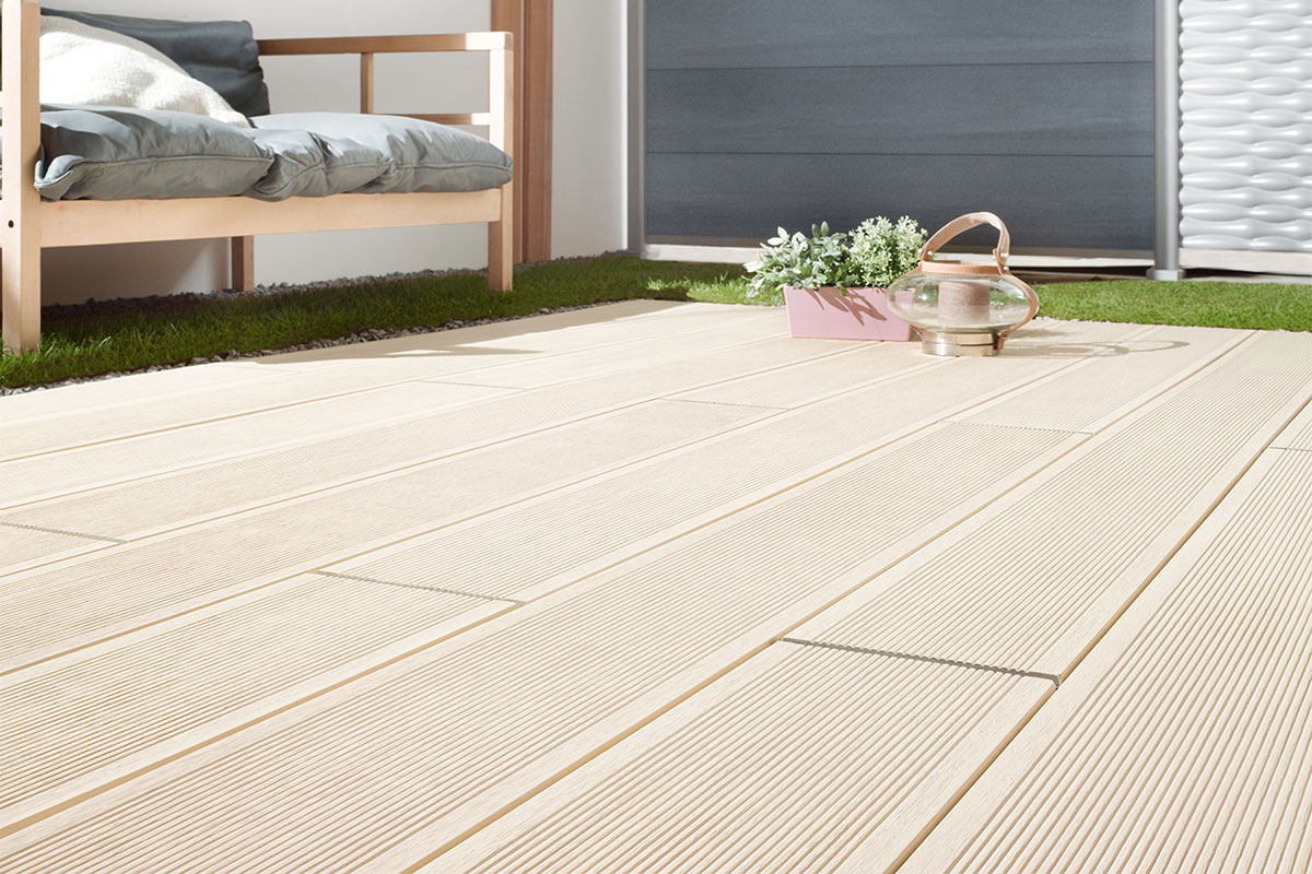 Planches de terrasse en bois composite