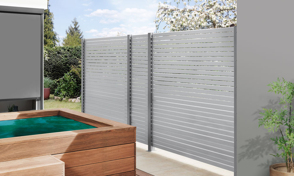 palissade &agrave; lattes oblique en aluminium argent