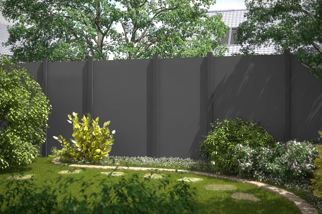 Donkergrijze panelen voor burenscheiding.