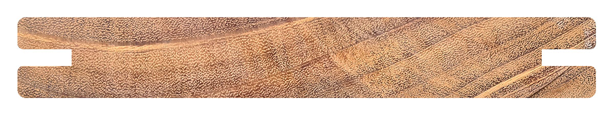 D&eacute;tail du veinage ondul&eacute; d'une lame de terrasse en Afromosia