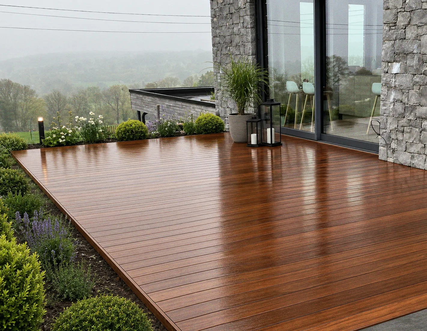 Terrasse en Massaranduba sous la pluie devant maison contemporaine — bois antidérapant
