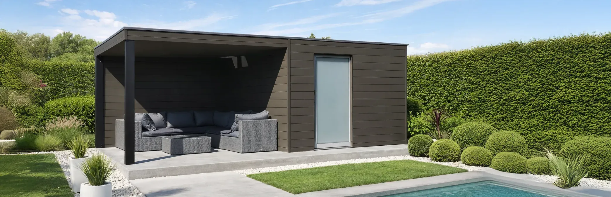 Modern tuinhuis van composiet WPC met ge&iuml;ntegreerde luifel