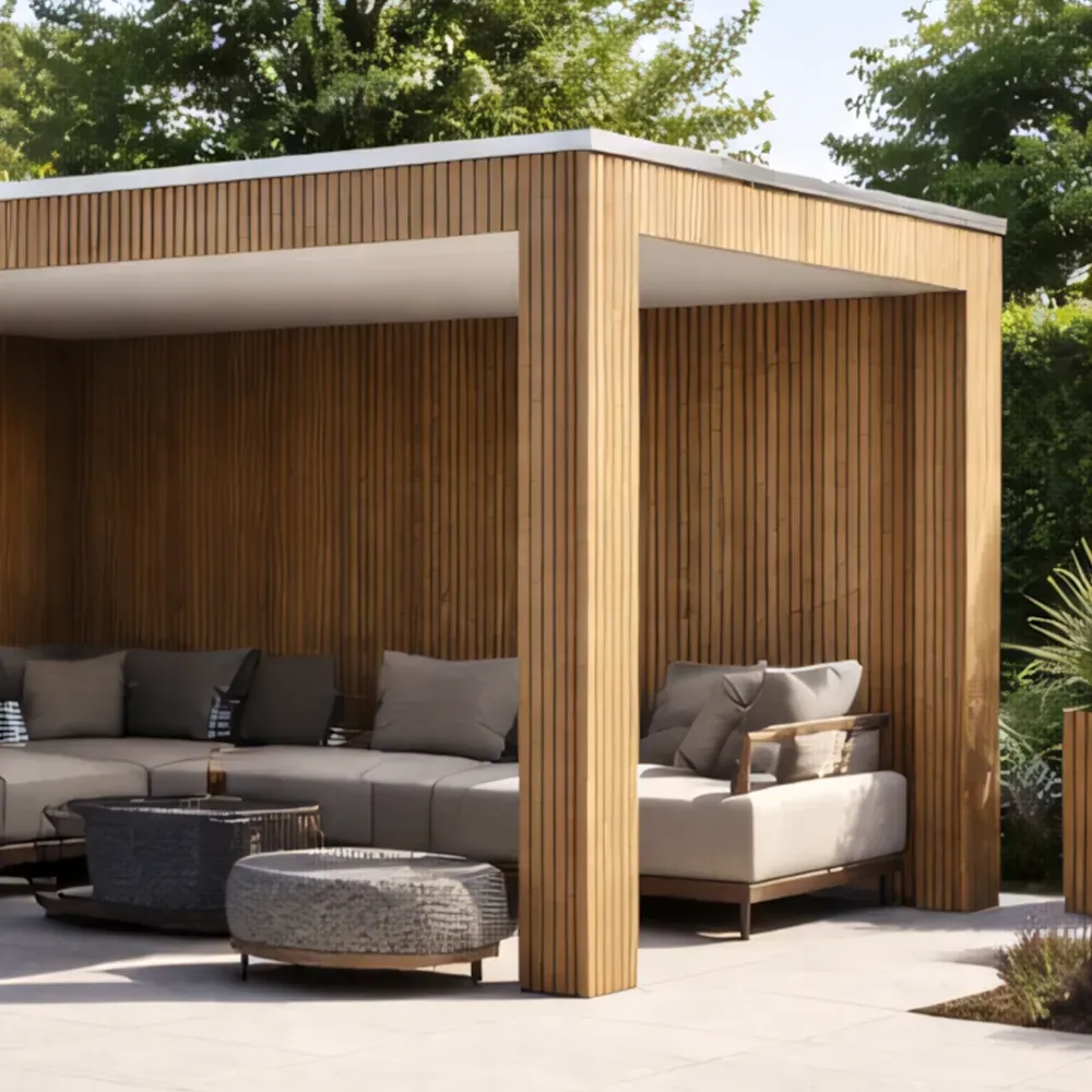 Palen van het tuinhuis in gegroefde planken